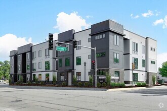 Building Photo - 5117 Fairview Ave