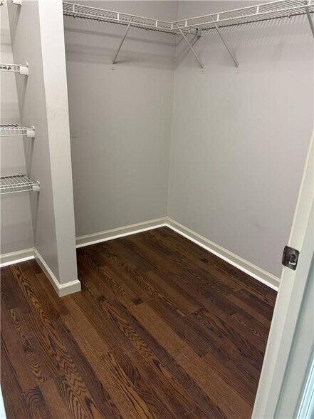 Building Photo - 5675 Falls Landing Dr