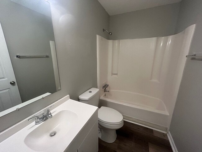 Building Photo - 925-6 Glenn Street, West Columbia, SC 29169