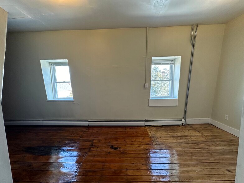 Building Photo - 124 Vinton St, 3