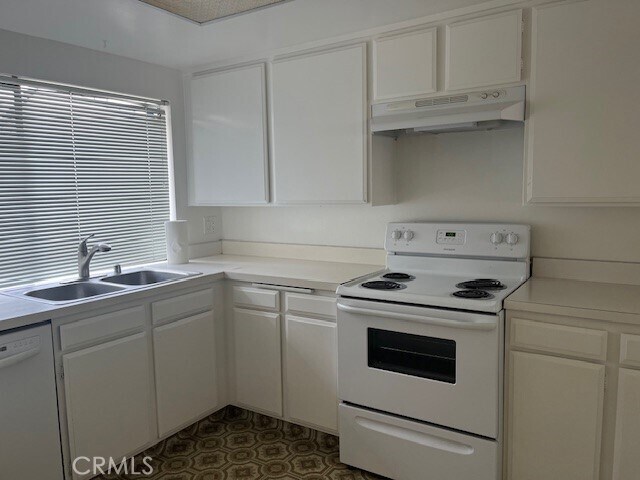 Building Photo - 5 Cashew