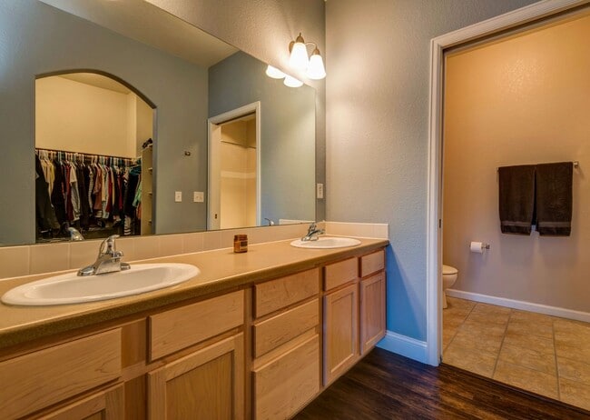 Building Photo - Don’t Miss This Gorgeous Fort Collins Condo – Bright, Spacious & Modern!