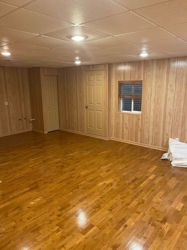 Building Photo - 1220 S Christine Ct