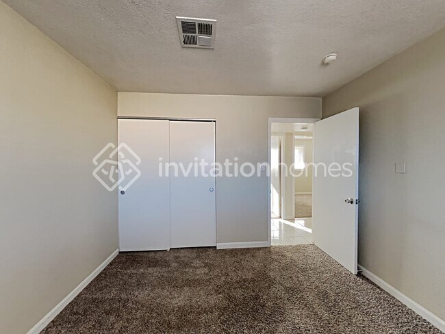 Building Photo - 4601 N 50th Ave