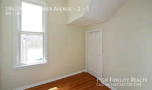 Building Photo - 1943 W Warner Ave