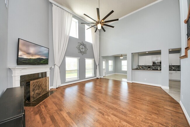 Building Photo - 8602 Briar Oaks Ln