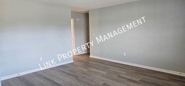 Building Photo - 900 Peppermill Rd