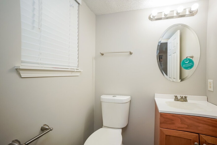 Building Photo - 10302 Draycott Way