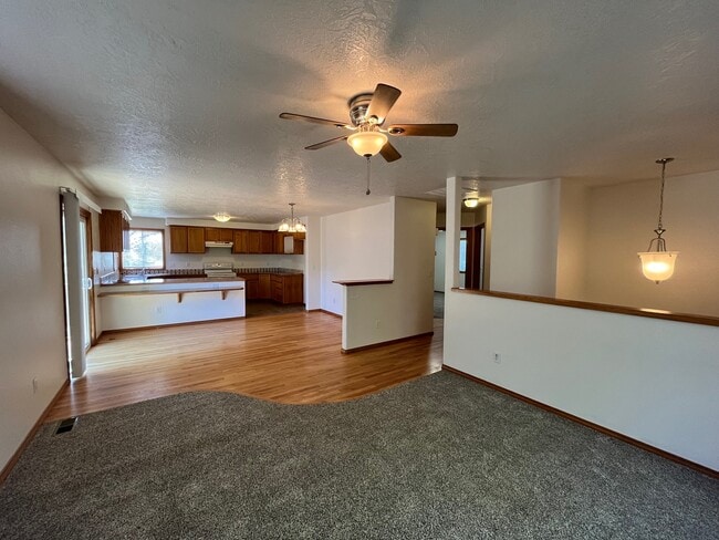 Building Photo - 1241 W Kimra St