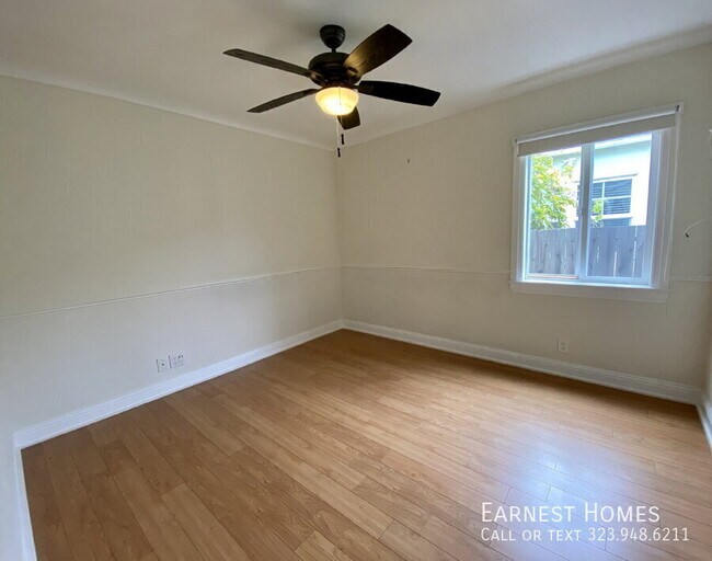 Building Photo - 2577 S Bundy Dr
