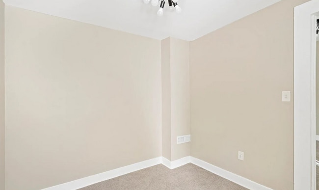 Building Photo - 163 N Wolfe St