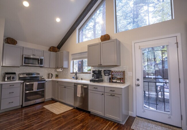 Building Photo - 3263 S Justin St