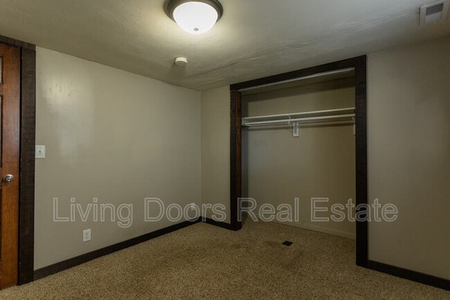 Building Photo - 1529 N 24th St