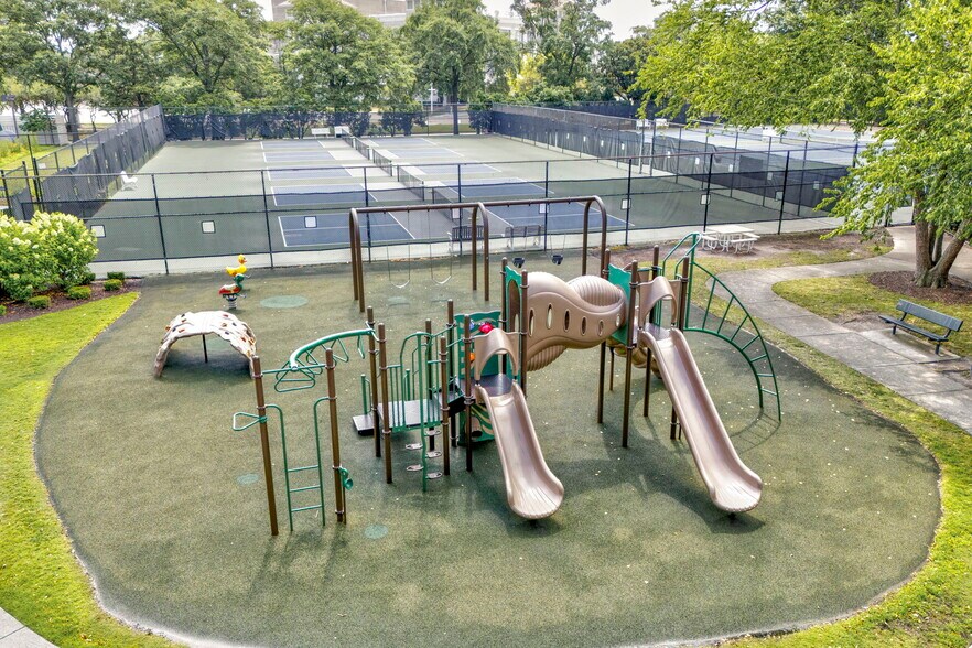 Building Photo - 325 Raleigh Ave