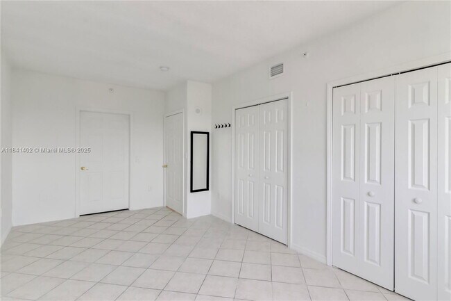 Building Photo - 3500 Coral Wy