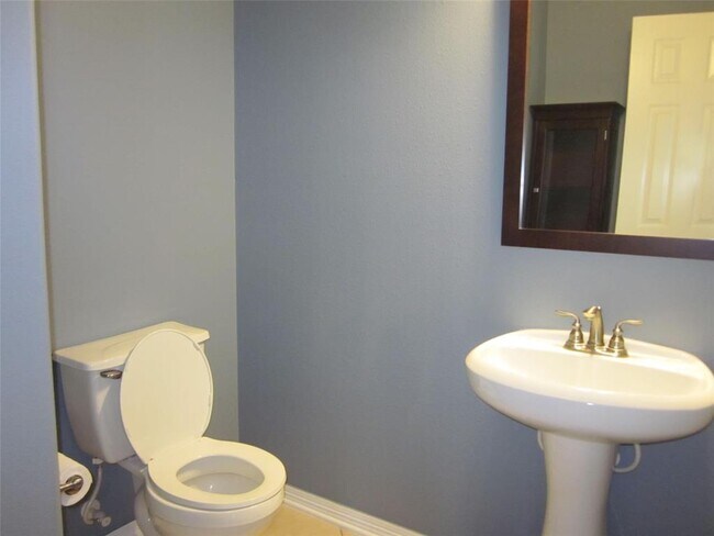 Building Photo - 8406 Oak Villa Ct