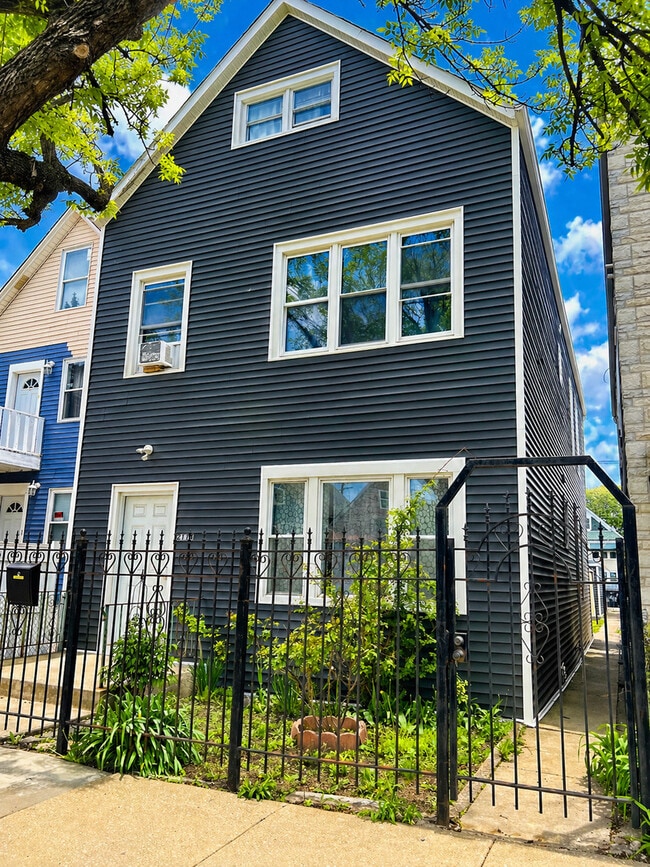 Building Photo - 2114 W 51st St