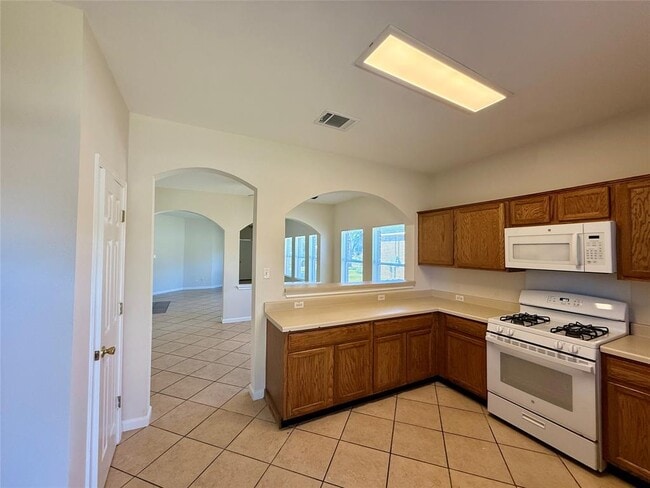 Building Photo - 702 Estancia Way