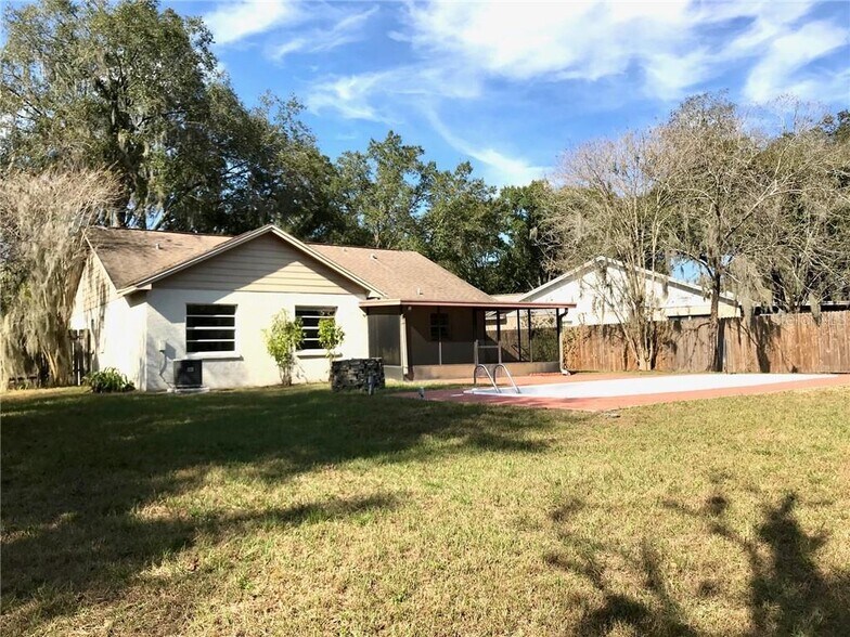 Building Photo - 4637 Cabbage Palm Dr