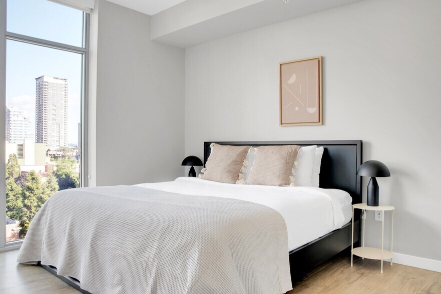 Building Photo - 210 Wall St