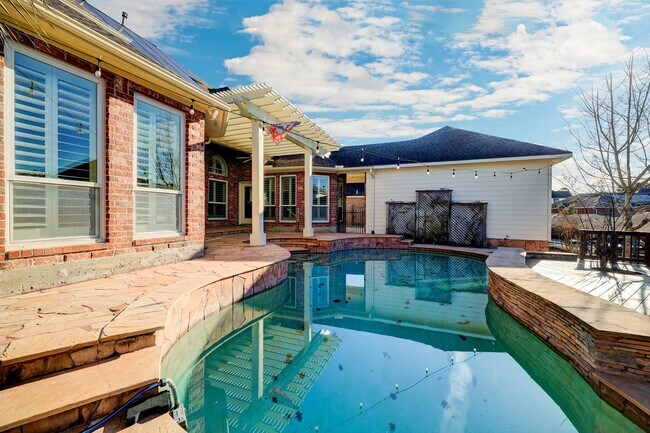 Building Photo - 20523 Riverside Pines Dr