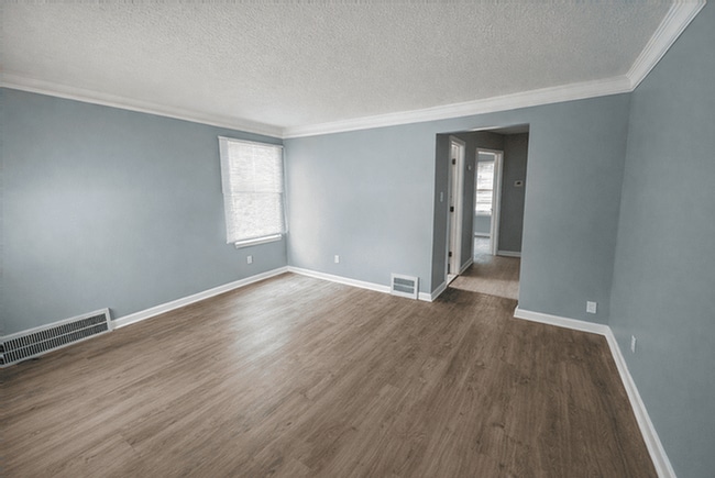 Building Photo - 15824 Norborne Ave