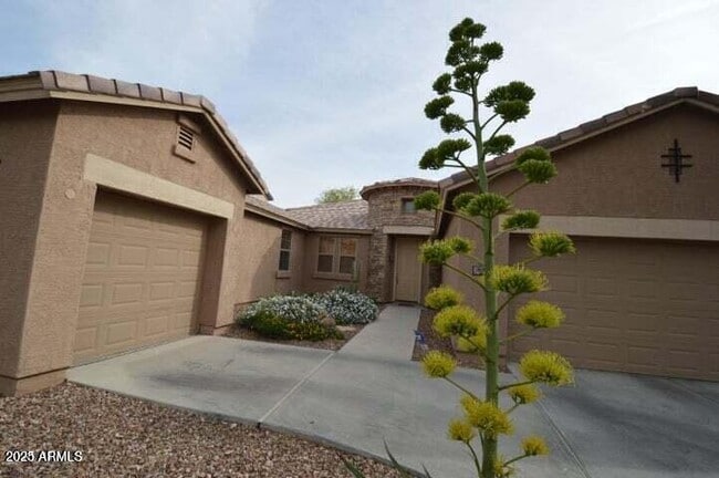 Building Photo - 857 W Glenmere Dr