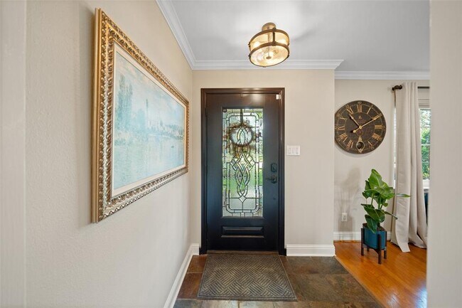 Building Photo - 2523 Droxford Dr