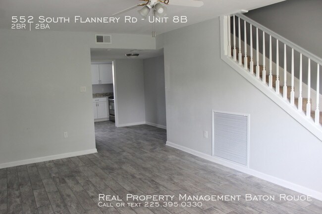 Building Photo - Townhome on S. Flannery