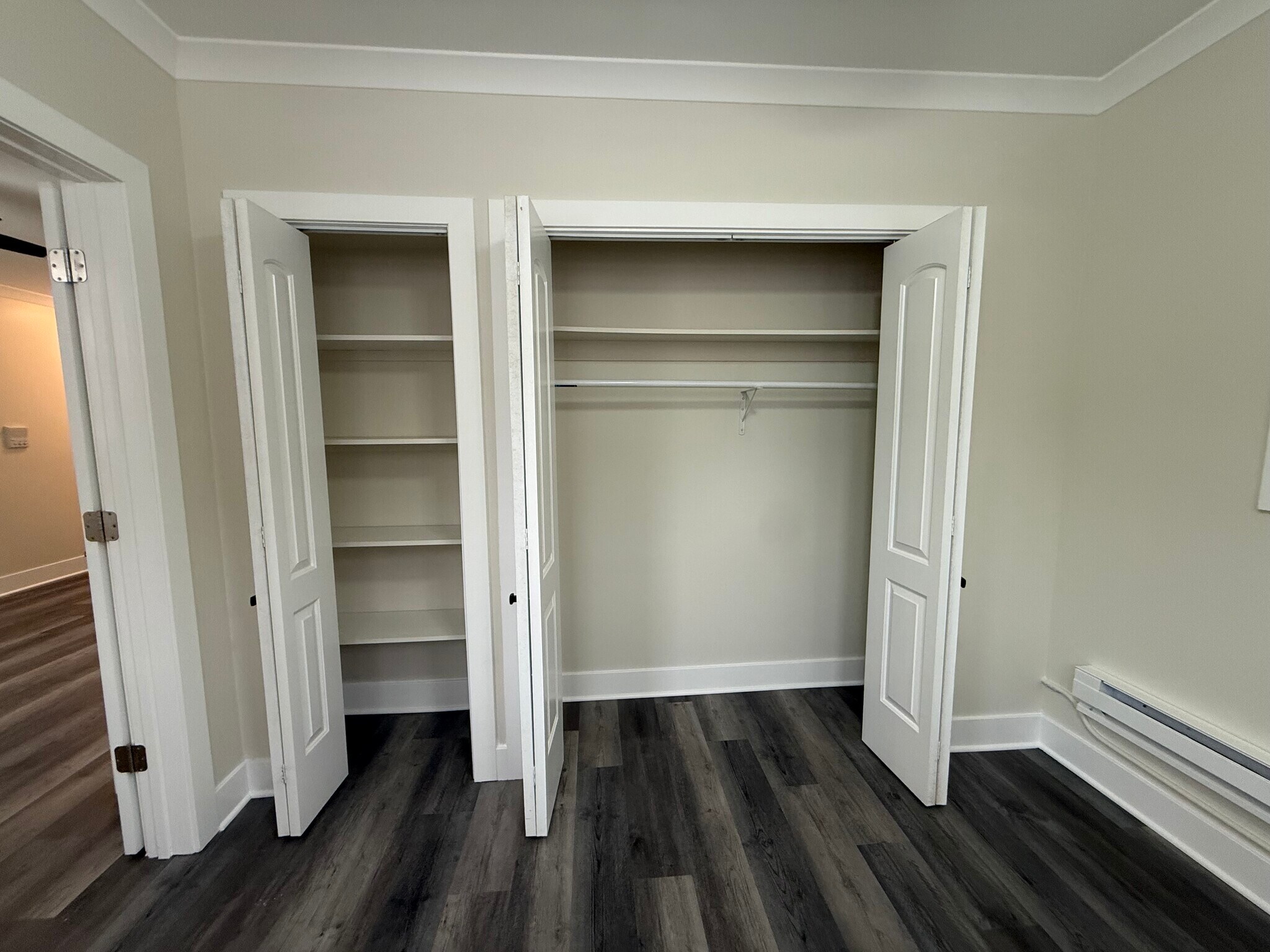 Building Photo - 3838 N Greenview Ave