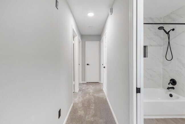 Building Photo - 2226 Nantucket Dr