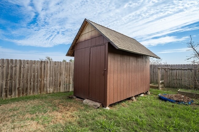 Building Photo - 422 Stoneridge Dr