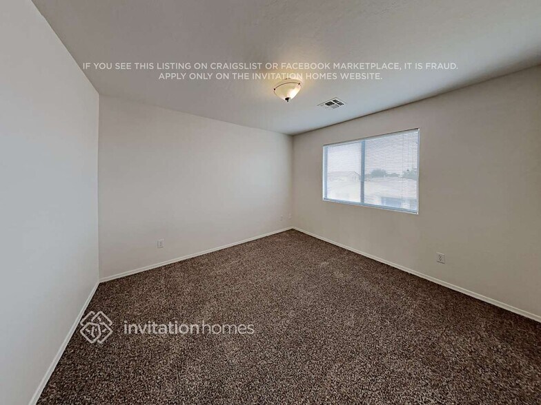 Building Photo - 3722 E Meadowview Dr