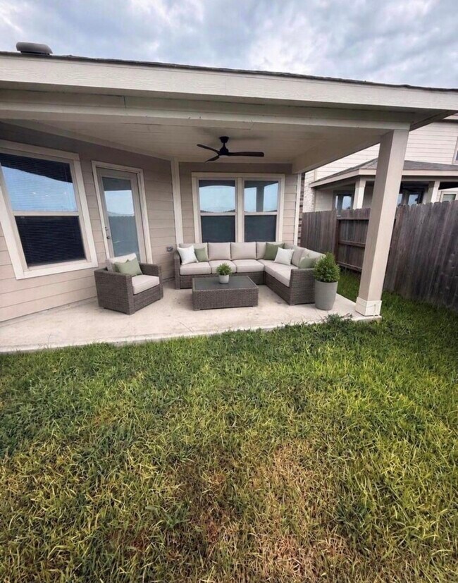 Building Photo - 1322 Glendora Dr