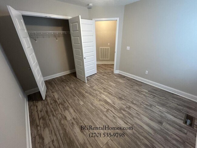 Building Photo - 506 Labrador Dr