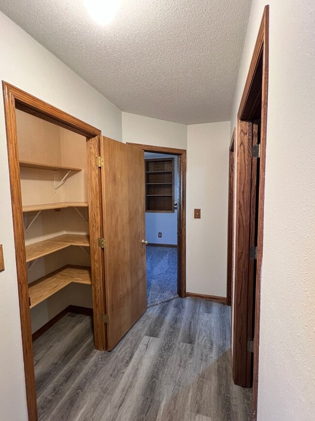 Building Photo - 4 Bedroom, 2 Bath Home for Rent