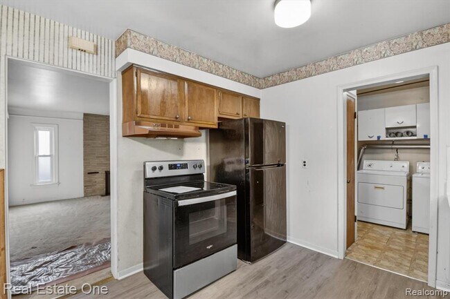 Building Photo - 7420 Drexel St