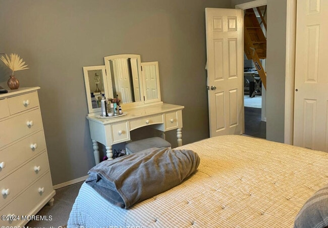 Building Photo - 509 Laurel Ave