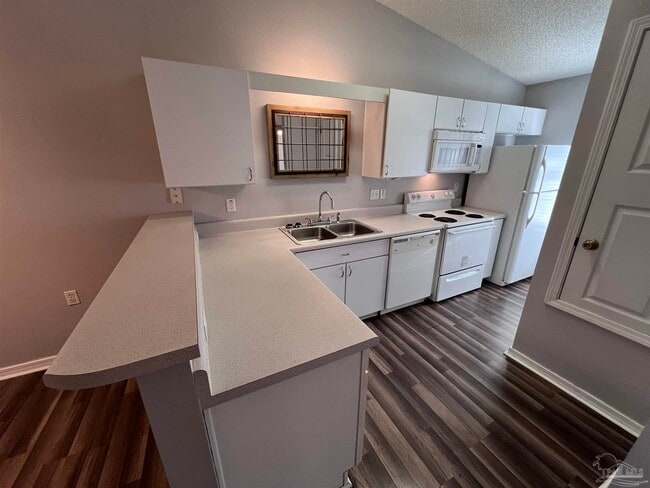 Building Photo - 8157 Heirloom Dr