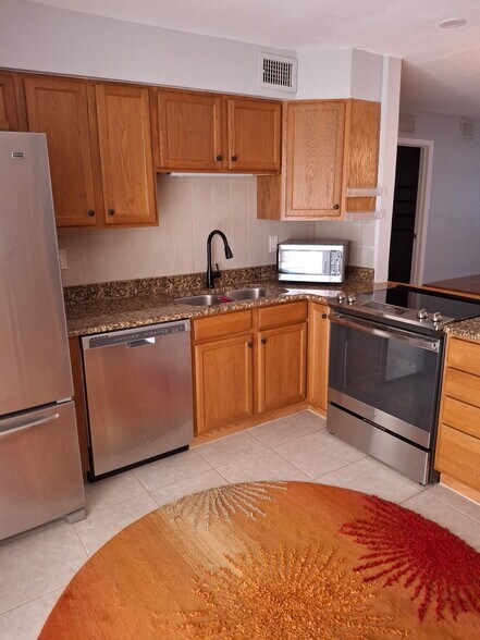 Building Photo - 416 Tudor Dr