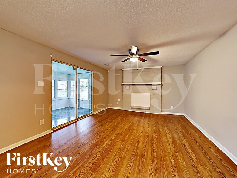 Building Photo - 1940 Winsted Ct