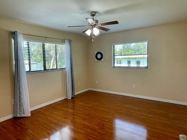 Building Photo - Charming 3-Bedroom Home for Rent in Prime ...
