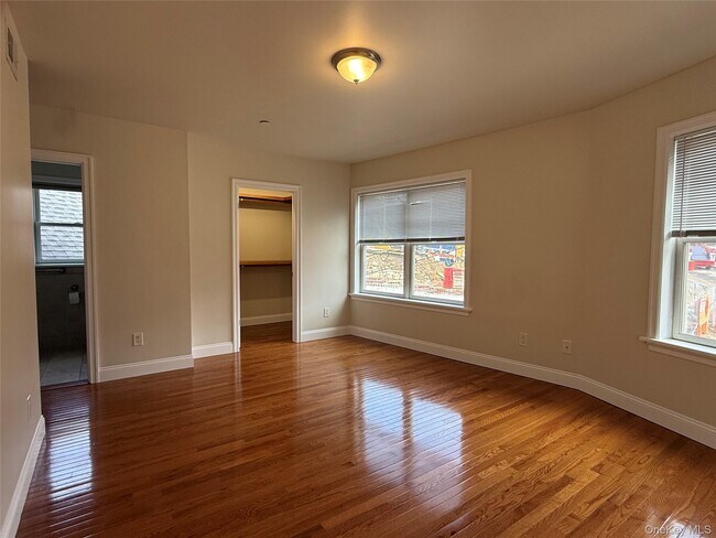 Building Photo - 5 Brandreth St