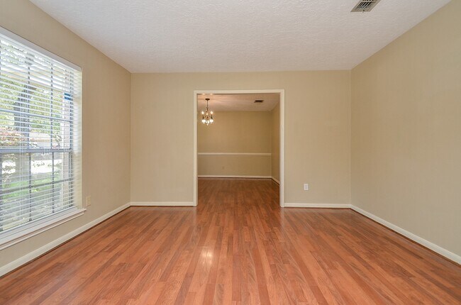 Building Photo - 2554 Hodges Bend Cir