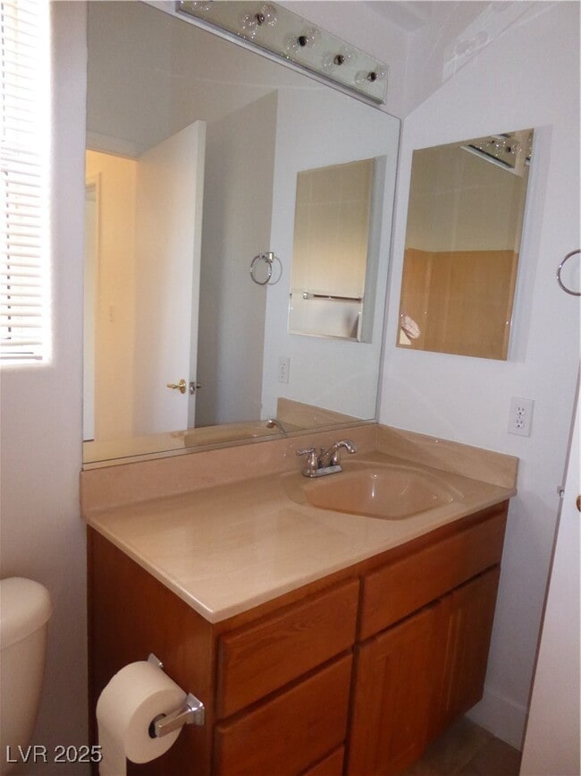 Building Photo - 2833 Vista Butte Dr