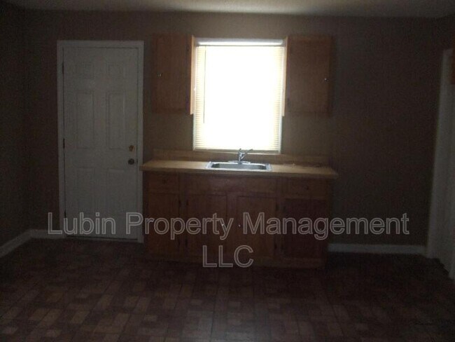 Building Photo - 2437 Smith Ridge Rd