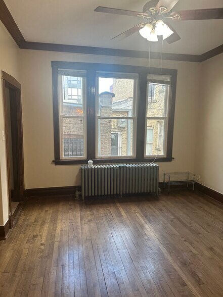 Building Photo - 4118 N Western Ave