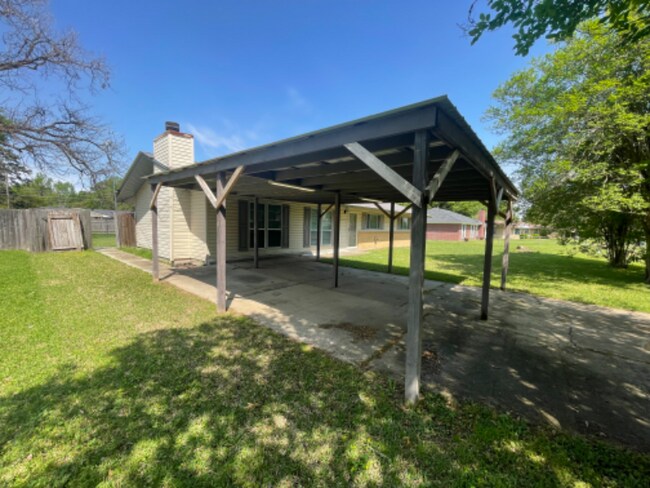Building Photo - 219 Sterlington Dr
