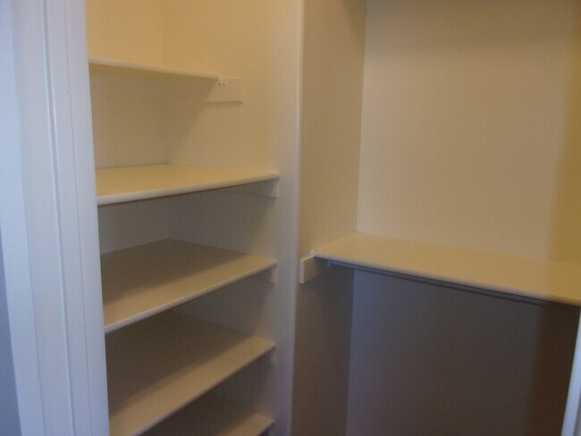 Building Photo - 371 E 2200 S