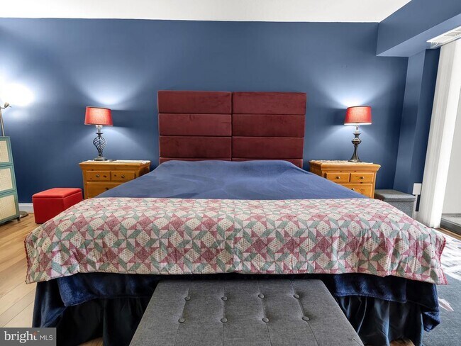 Building Photo - 1300 Crystal Dr